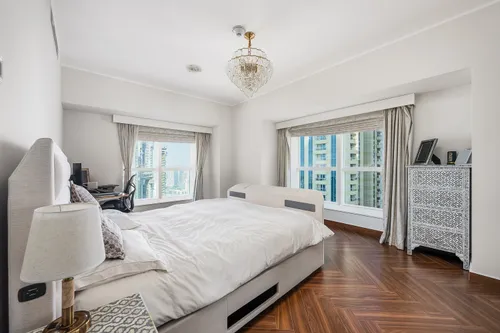 4 Bedrooms Apartment in Elite Residence