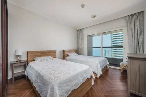 4 Bedrooms Apartment in Elite Residence