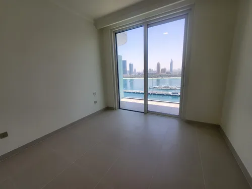 3 Bedrooms Apartment in Palace Beach Residence