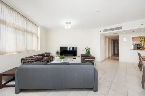 3 Bedrooms Apartment in The Links East Tower