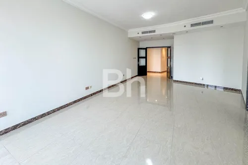 Upgraded | High Floor | Vacant | Bright