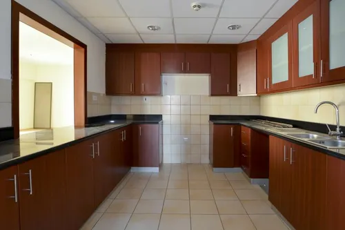 4 Bedrooms Apartment in Sadaf 8