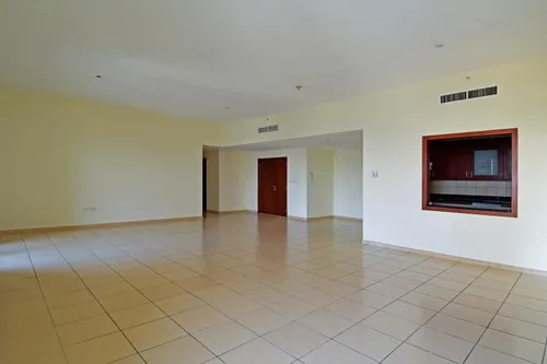 4 Bedrooms Apartment in Sadaf 8