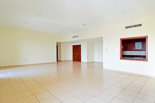 4 Bedrooms Apartment in Sadaf 8