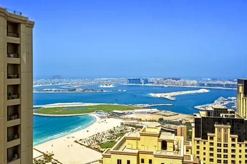 4 Bedrooms Apartment in Sadaf 8