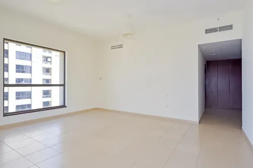 4 Bedrooms Apartment in Sadaf 8