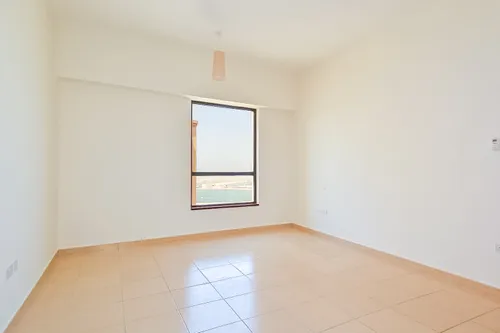 4 Bedrooms Apartment in Sadaf 8