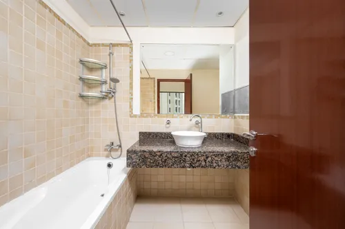 4 Bedrooms Apartment in Sadaf 8