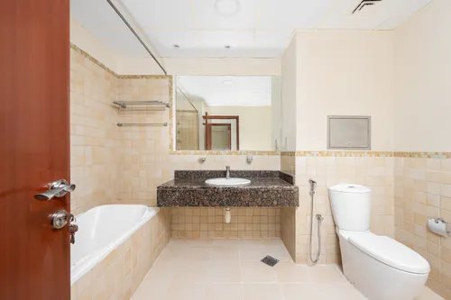 4 Bedrooms Apartment in Sadaf 8