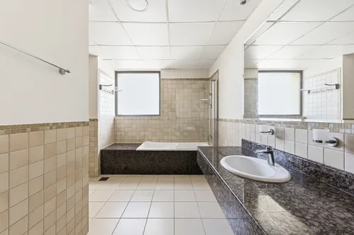 4 Bedrooms Apartment in Sadaf 8