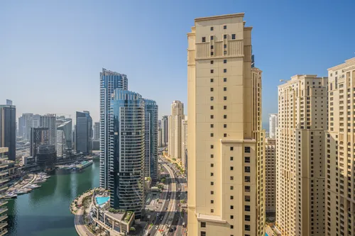 4 Bedrooms Apartment in Sadaf 8