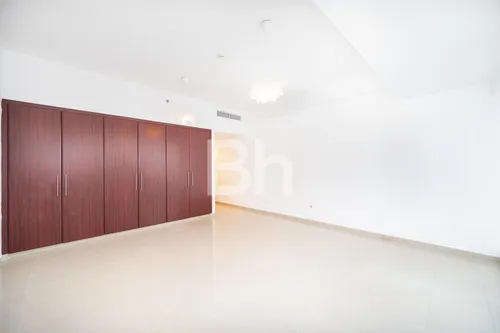 3 Bedrooms Apartment in Emirates Crown