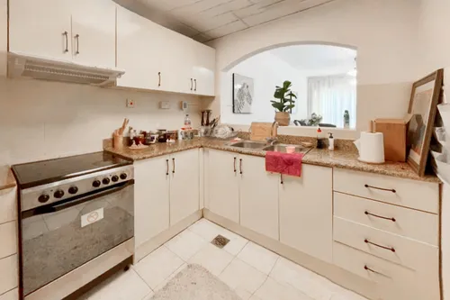 1 Bedroom Apartment in Lake Point Tower