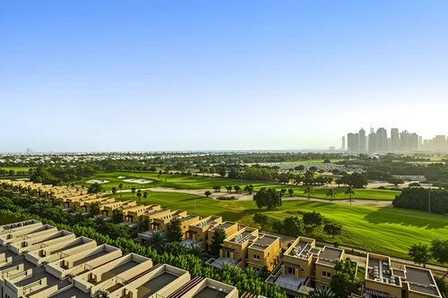 2 Bedrooms Apartment in Golf Tower 1