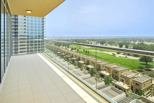 2 Bedrooms Apartment in Golf Tower 1