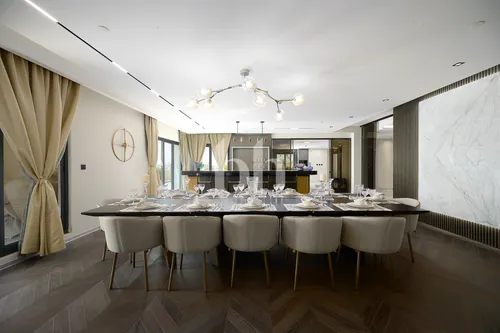 6 Bedrooms Penthouse in Balqis Residence