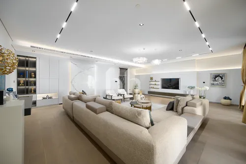 6 Bedrooms Penthouse in Balqis Residence