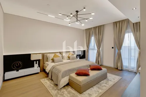 6 Bedrooms Penthouse in Balqis Residence