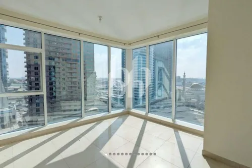 Lake View | Vacant Now | Near Metro