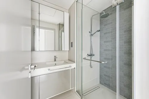 2 Bedrooms Apartment in Sunrise Bay