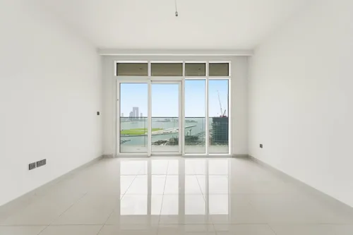 2 Bedrooms Apartment in Sunrise Bay