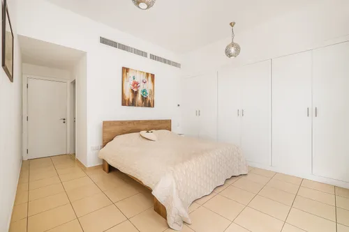 3 Bedrooms Apartment in Rimal 6