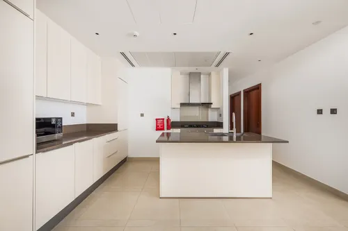 3 Bedrooms Apartment in Marina Gate 2