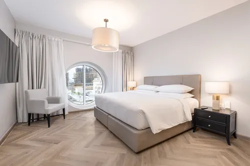 1 Bedroom Apartment in Marriott Harbour Hotel and Suites