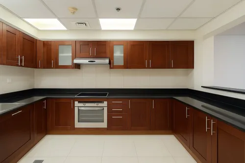 2 Bedrooms Apartment in Green Lakes Towers