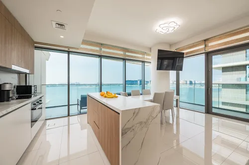 3 Bedrooms Apartment in Beach Vista