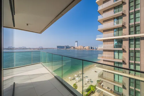 3 Bedrooms Apartment in Beach Vista