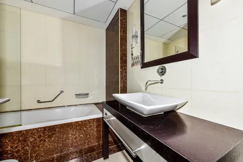 2 Bedrooms Apartment in Green Lakes Towers