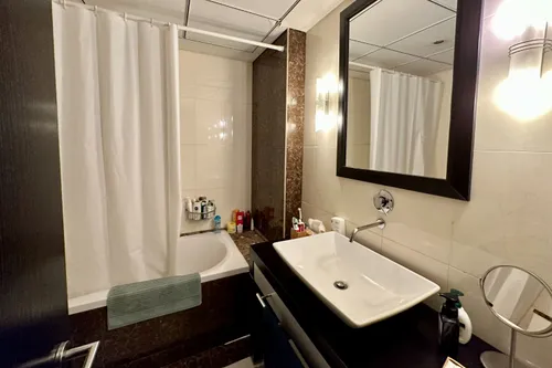2 Bedrooms Apartment in Green Lakes Towers