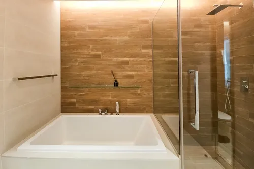 1 Bedroom Apartment in Apartment Building 7