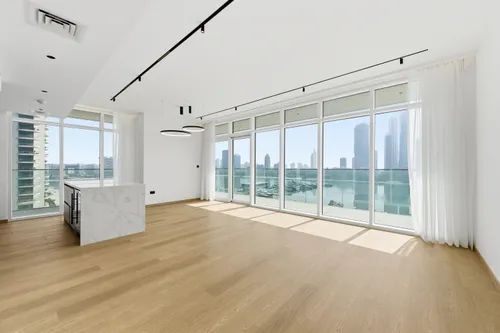 3 Bedrooms Apartment in Sunrise Bay Tower 1