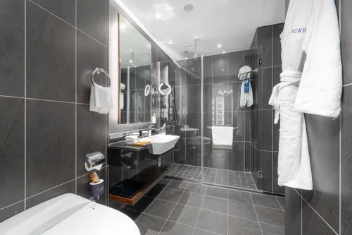 1 Bedroom Hotel Apartment in Dukes The Palm