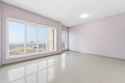 2 Bedrooms Apartment in Lake Point Tower