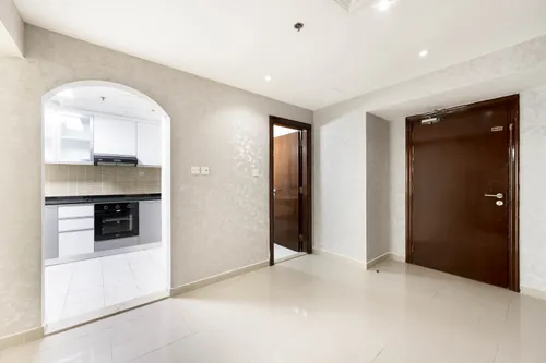 2 Bedrooms Apartment in Lake Point Tower