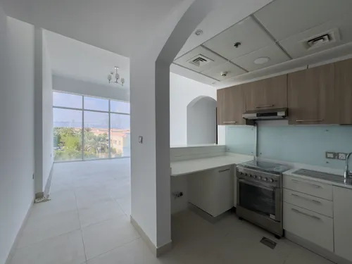 2 Bedrooms Apartment in La Residence, Jumeirah Village Triangle