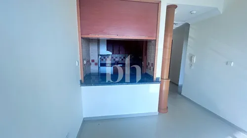 6 Cheques | Prime Location | Vacant