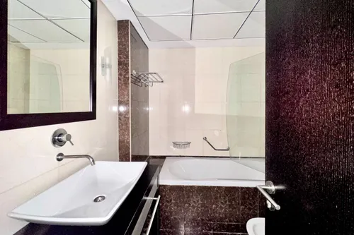 1 Bedroom Apartment in Green Lake Tower 1