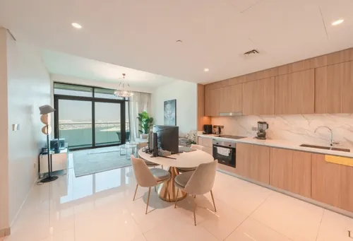 2 Bedrooms Apartment in Beach Vista