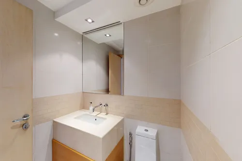 2 Bedrooms Apartment in Blakely Tower