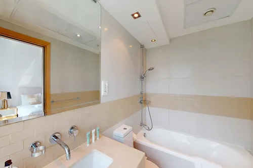 2 Bedrooms Apartment in Blakely Tower