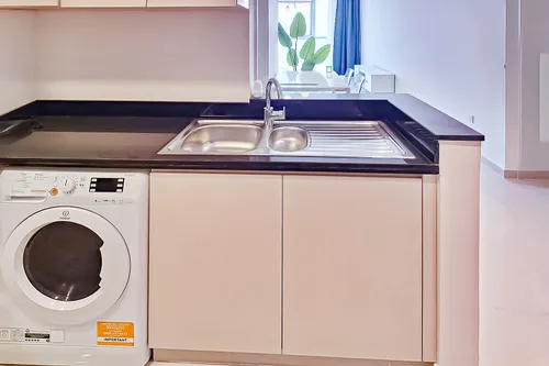 1 Bedroom Apartment in Carson A