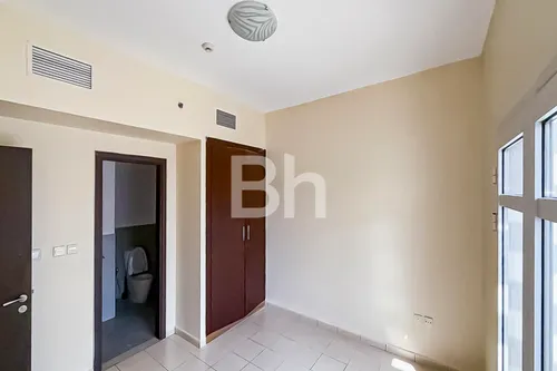 2 Bedrooms Apartment in Autumn