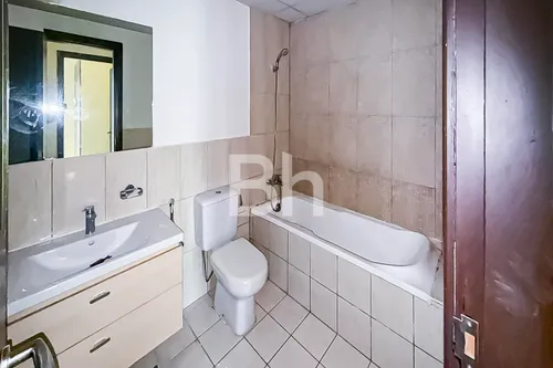 2 Bedrooms Apartment in Autumn