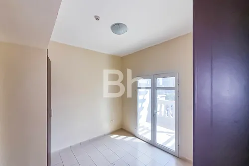 2 Bedrooms Apartment in Autumn