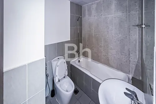 2 Bedrooms Apartment in Autumn