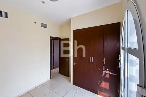 2 Bedrooms Apartment in Autumn